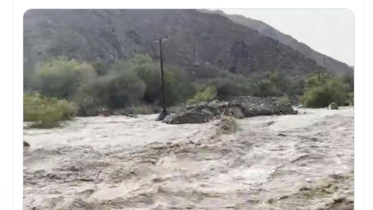 Oman: Child found dead as raging wadi sweeps over road amid heavy rains